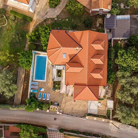 4 Bedroom Pet Friendly In Casa vacanze