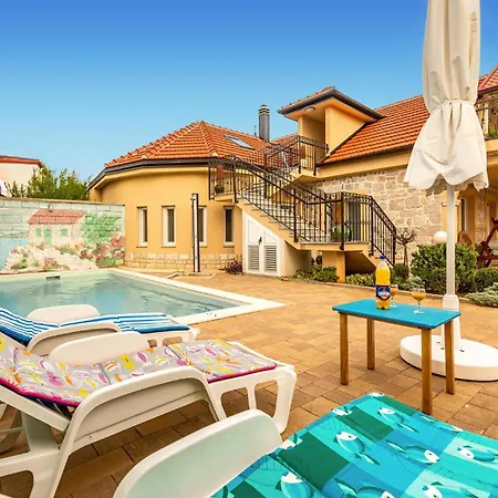 4 Bedroom Pet Friendly In Ugljan