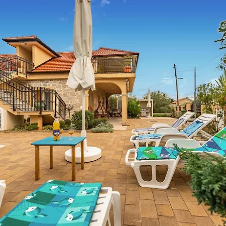 Holiday home 4 Bedroom Pet Friendly In Ugljan
